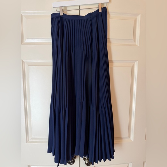 Theory Navy Pleated Ankle Skirt Size 10 - Picture 3 of 4